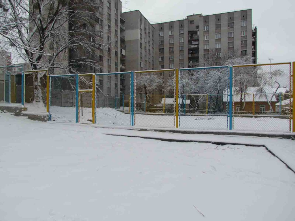 Спортивний майданчик вул. Проспект Миру 12