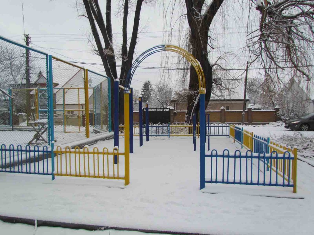 Спортивний майданчик вул. Проспект Миру 12